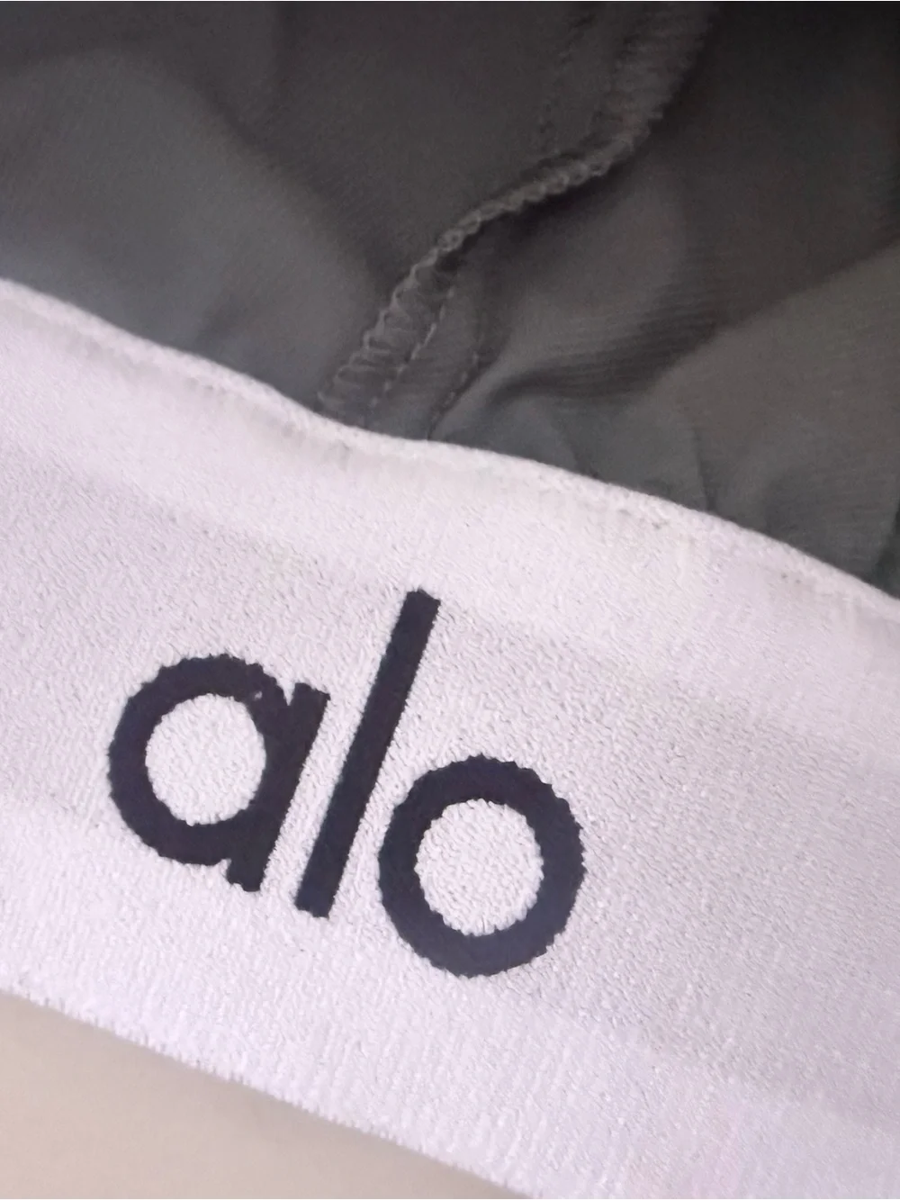 ALO Yoga Men's and Women Gray Cargo Pants with Ankle Zippers